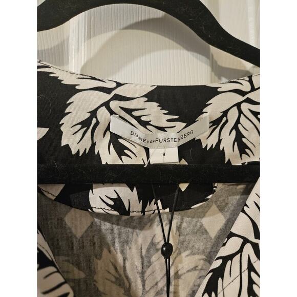 Diane von Furstenberg Reina Silk Shift Mini Dress Giant Leaf Print size 8 NWT - Picture 3 of 9